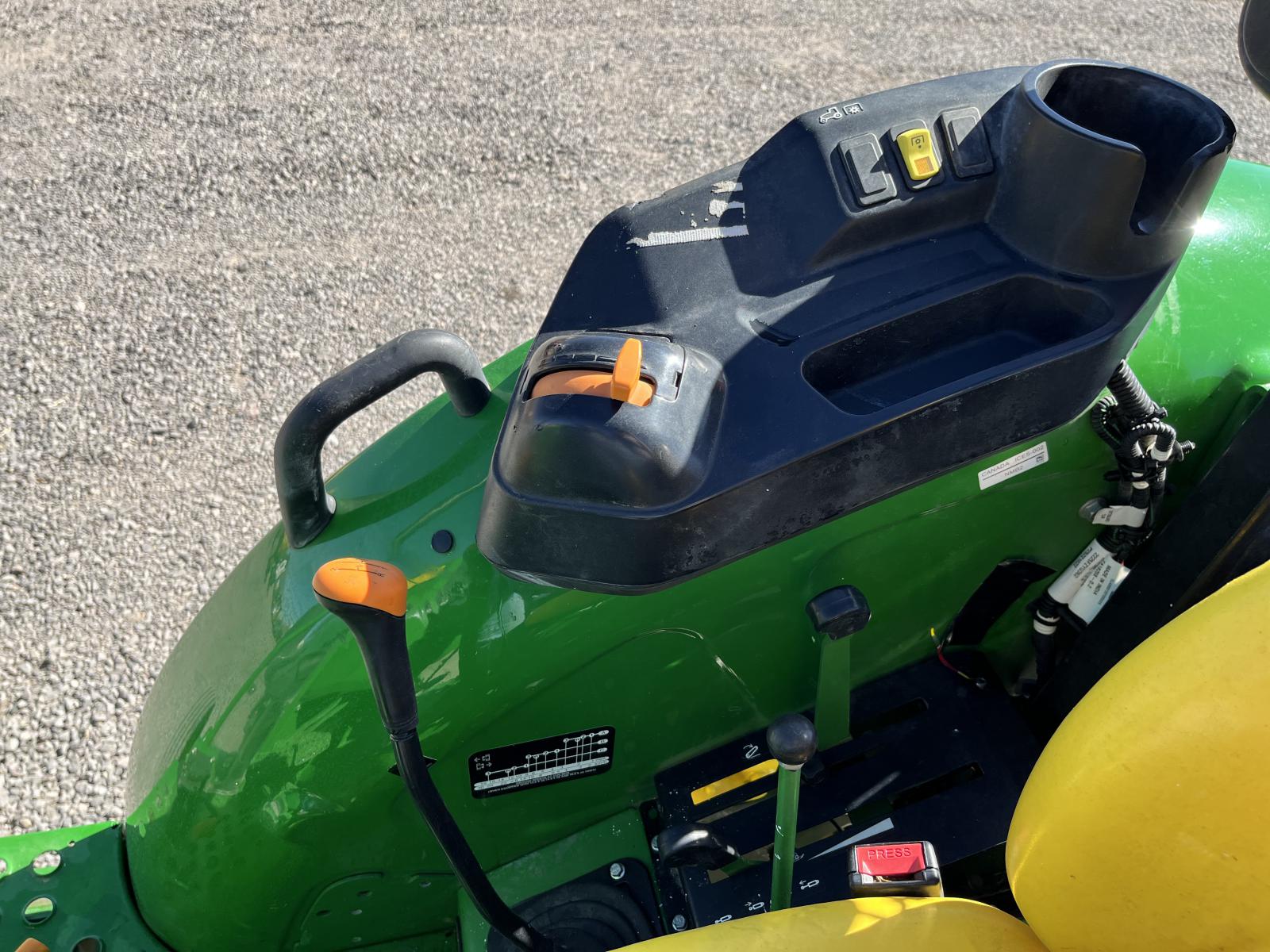 ./imagenes/INVOICE/2019/18009/JOHN DEERE 5050E (11).JPG